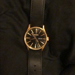 Nixon men watch